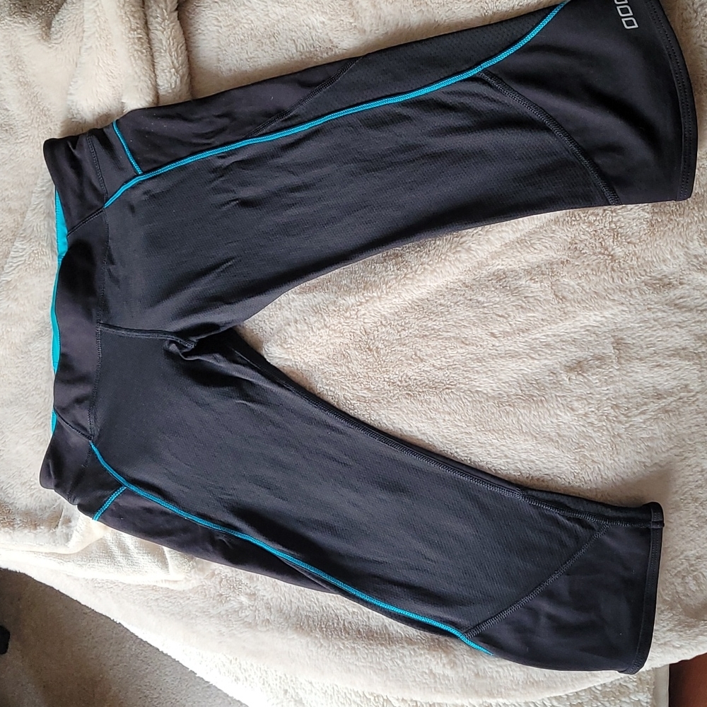 Lorna Jane 3/4 leggings EUC